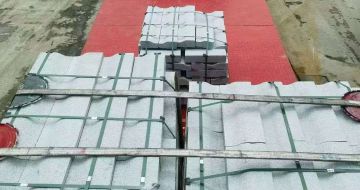 泰州 芝麻白仿形加直形路沿石出货日常