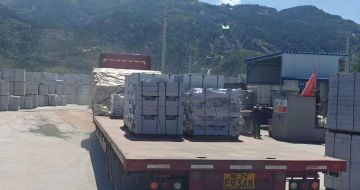 泰州 芝麻白仿形路沿石，直形路沿石