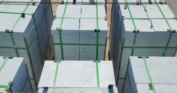 泰州 芝麻白花岗岩5公分地铺石 花岗岩厂家工厂装车日常