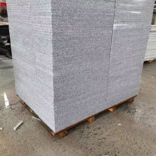 泰州 芝麻白火烧面1.8厚300*600地铺石，尺寸标准，厚薄均匀