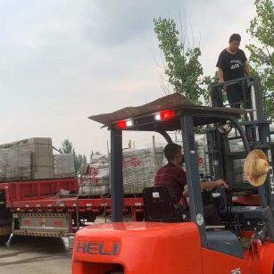 泰州 黄金麻冰裂纹，地铺石装车