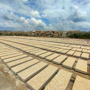 泰州 黄金麻花岗岩荔枝面地铺石防护中