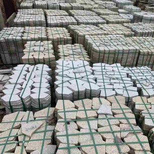 泰州 黄金麻白麻花岗岩荔枝面地铺石(冰裂纹)