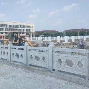 泰州 白麻花岗岩荔枝面河道栏杆