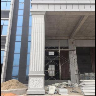 泰州 芝麻白光面花岗岩门楼大柱（罗马柱）配雕花底座