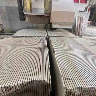 泰州 车间生产日常，黄金麻白麻花岗岩