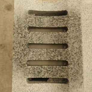 泰州 芝麻白拉丝面花岗岩U型开槽排水槽