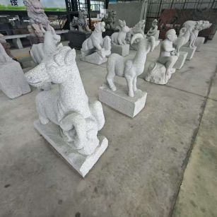泰州 芝麻白花岗岩造型立体雕刻——十二生肖