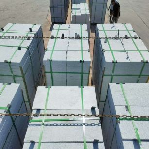 泰州 芝麻白花岗岩5公分地铺石 花岗岩厂家工厂装车日常