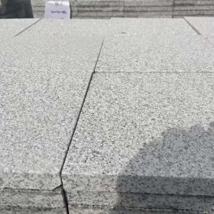 泰州 白麻花岗岩石材推荐 荔枝面地铺石