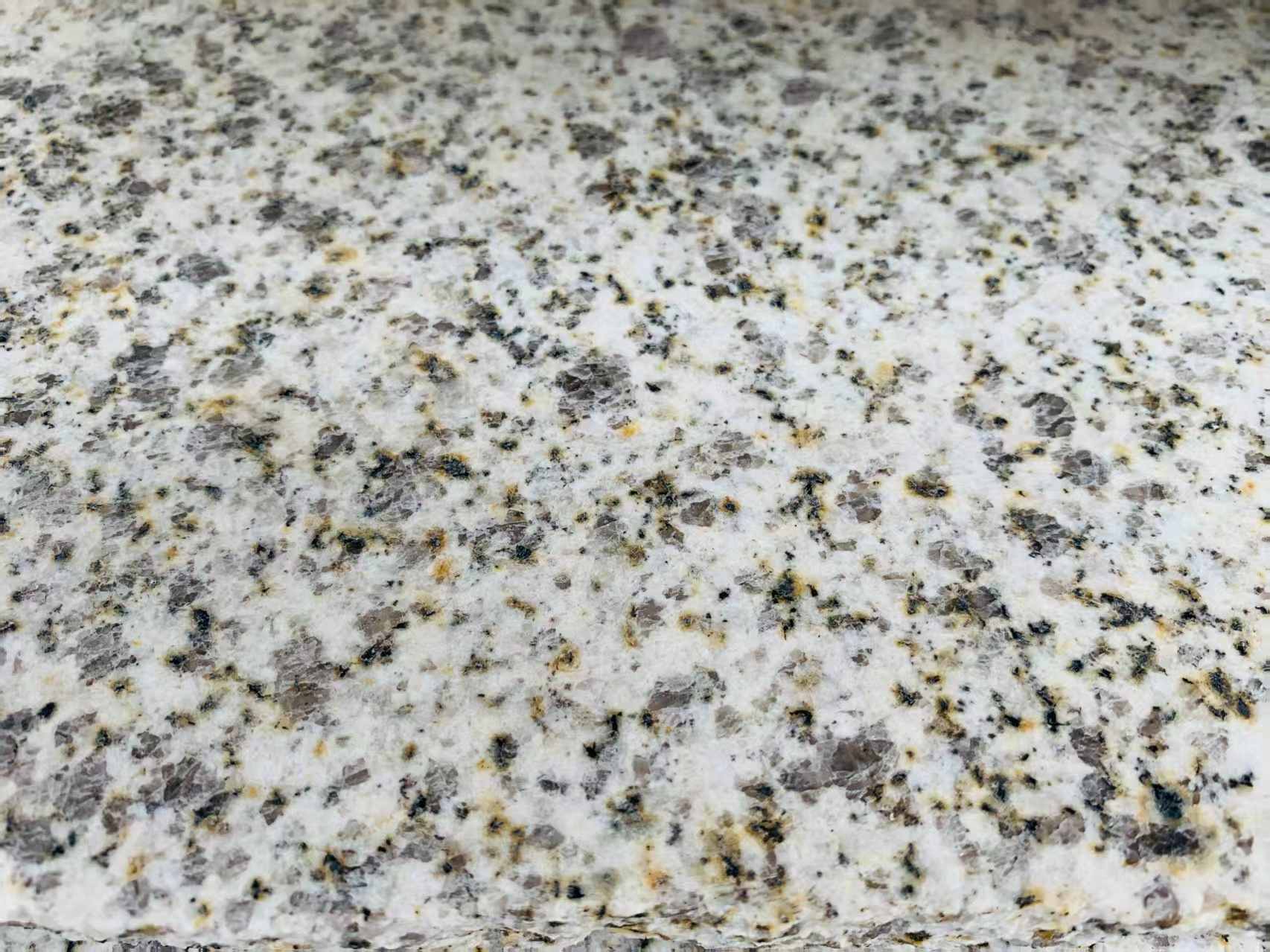 泰州 黄金麻花岗岩石材浅黄光面