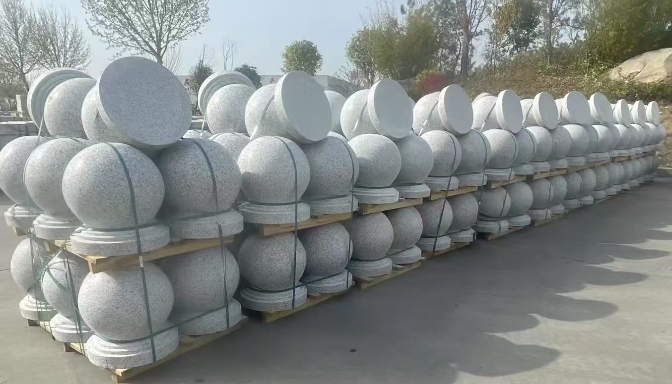 泰州 白麻花岗岩石材圆球，石球，挡车球，隔离球，景观石球，风水球等
