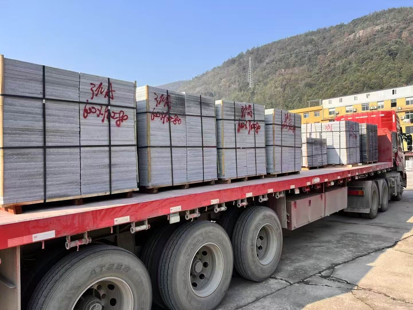 泰州 芝麻灰地铺石出货日常