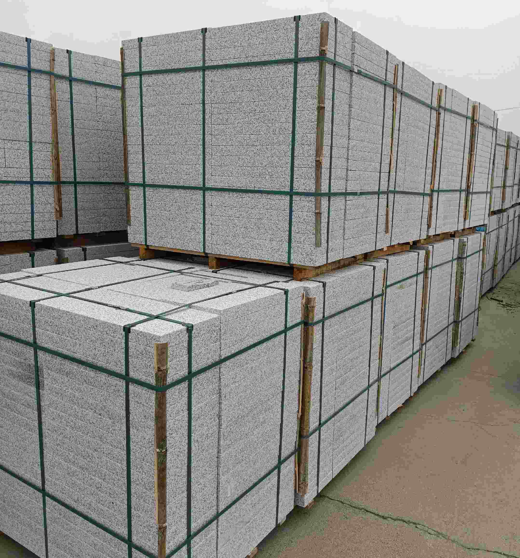 泰州 白麻花岗岩石材荔枝面地铺石（300*600*50）