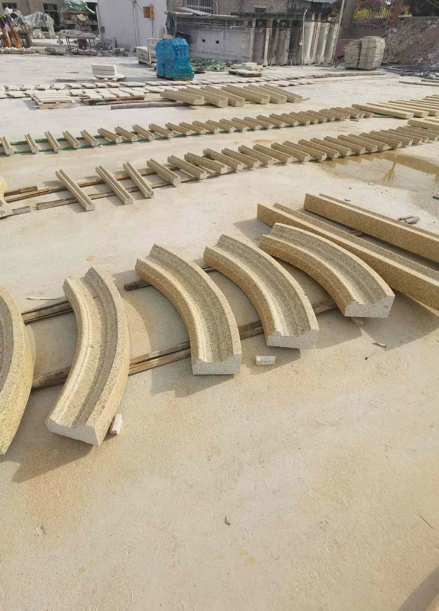 泰州 黄金麻花岗岩别墅线条