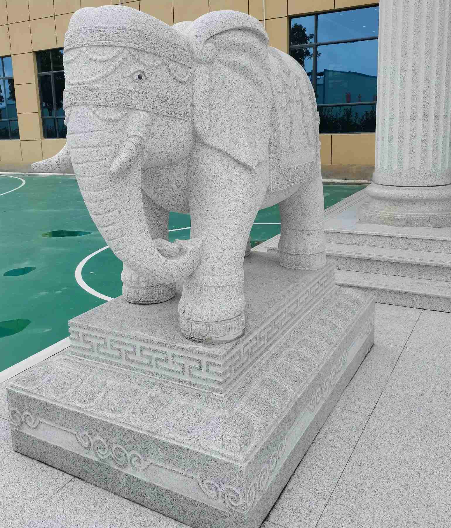 泰州 白麻花岗岩动物异形石雕-大象