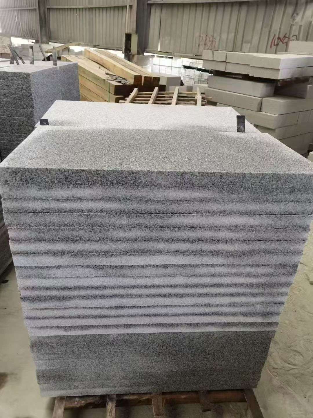 泰州 芝麻白5公分火烧地铺成品，900*400，规格可定制