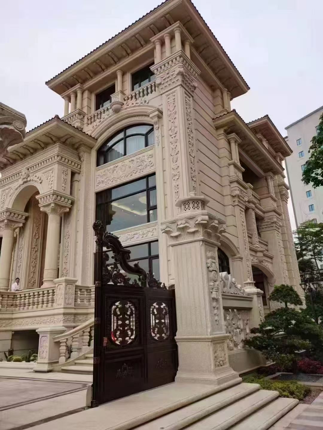 泰州 黄金麻花岗岩别墅外墙干挂效果展示