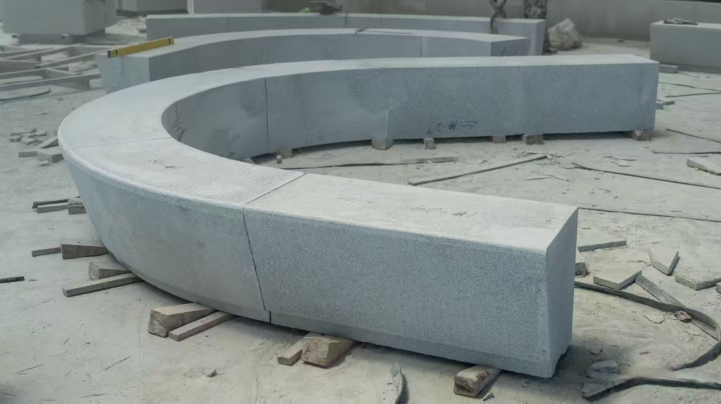 泰州 芝麻白花岗岩光面弧形坐凳