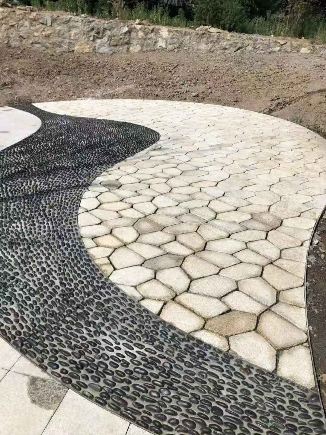 泰州 黄金麻冰裂纹地铺石工地铺装案例