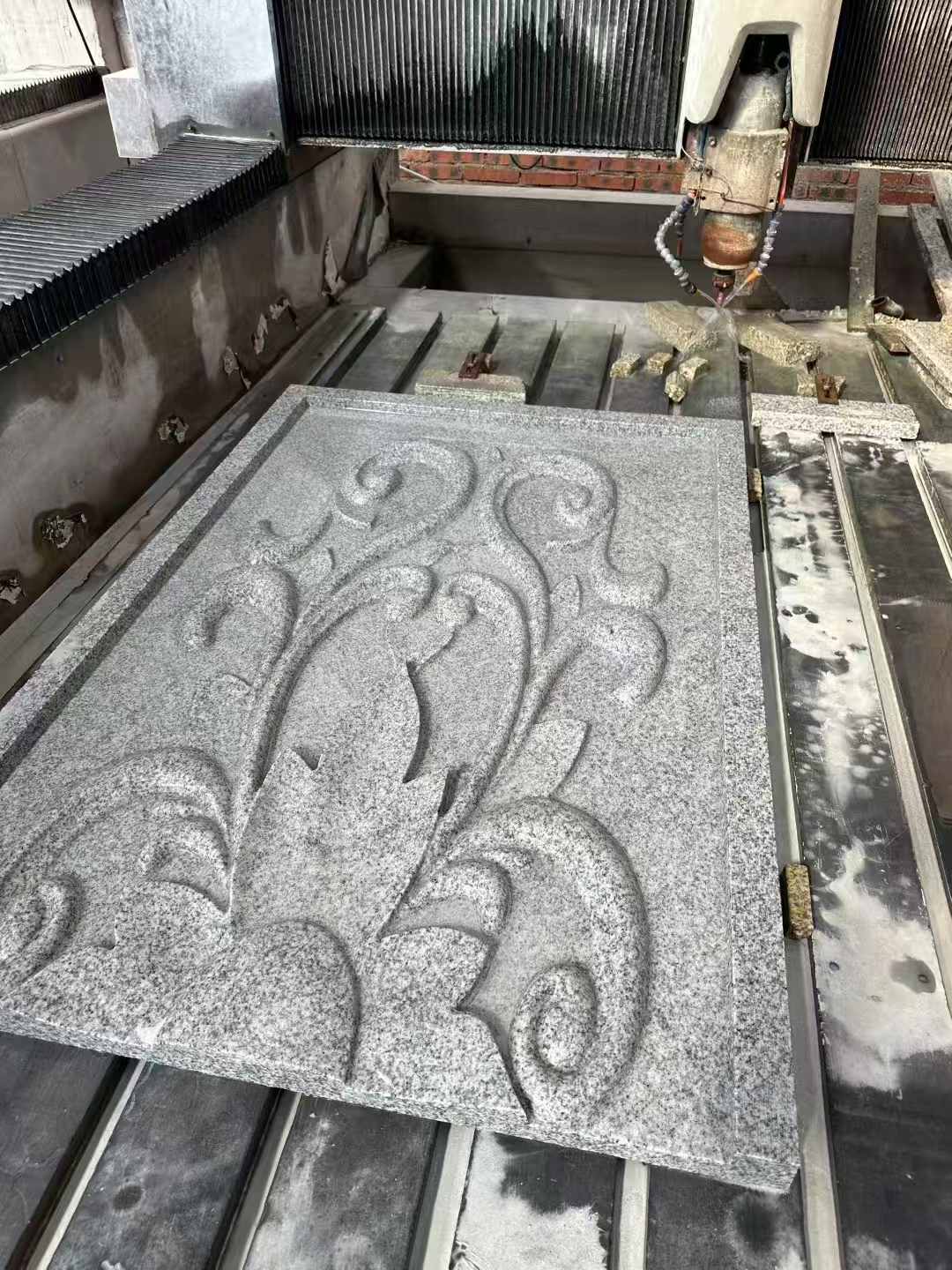 泰州 白麻别墅干挂雕花板