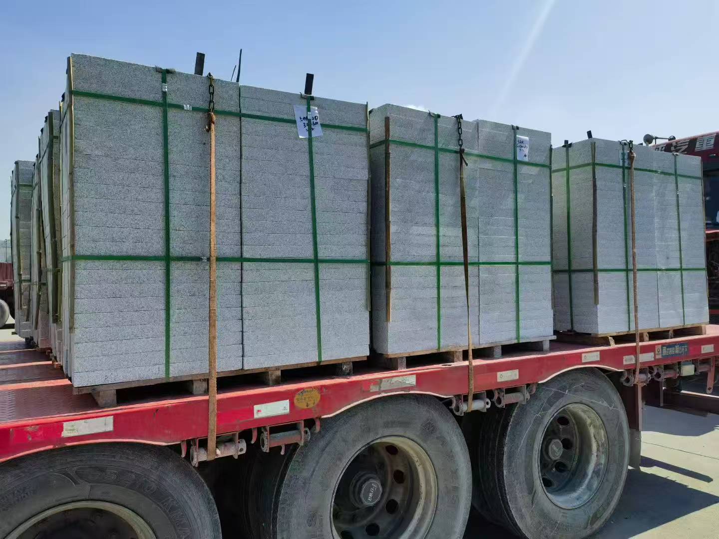 泰州芝麻白花岗岩出货日常地铺石