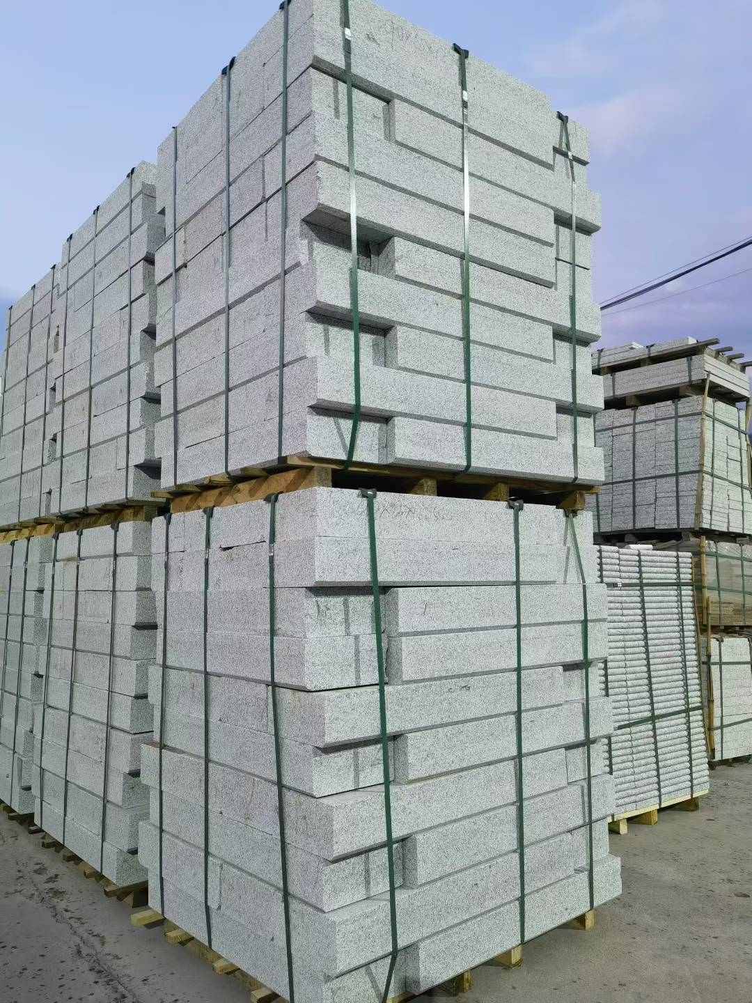 泰州 芝麻白花岗岩路沿石，路缘石，路肩石，道牙，立缘石，马路牙子，街沿石，侧石等