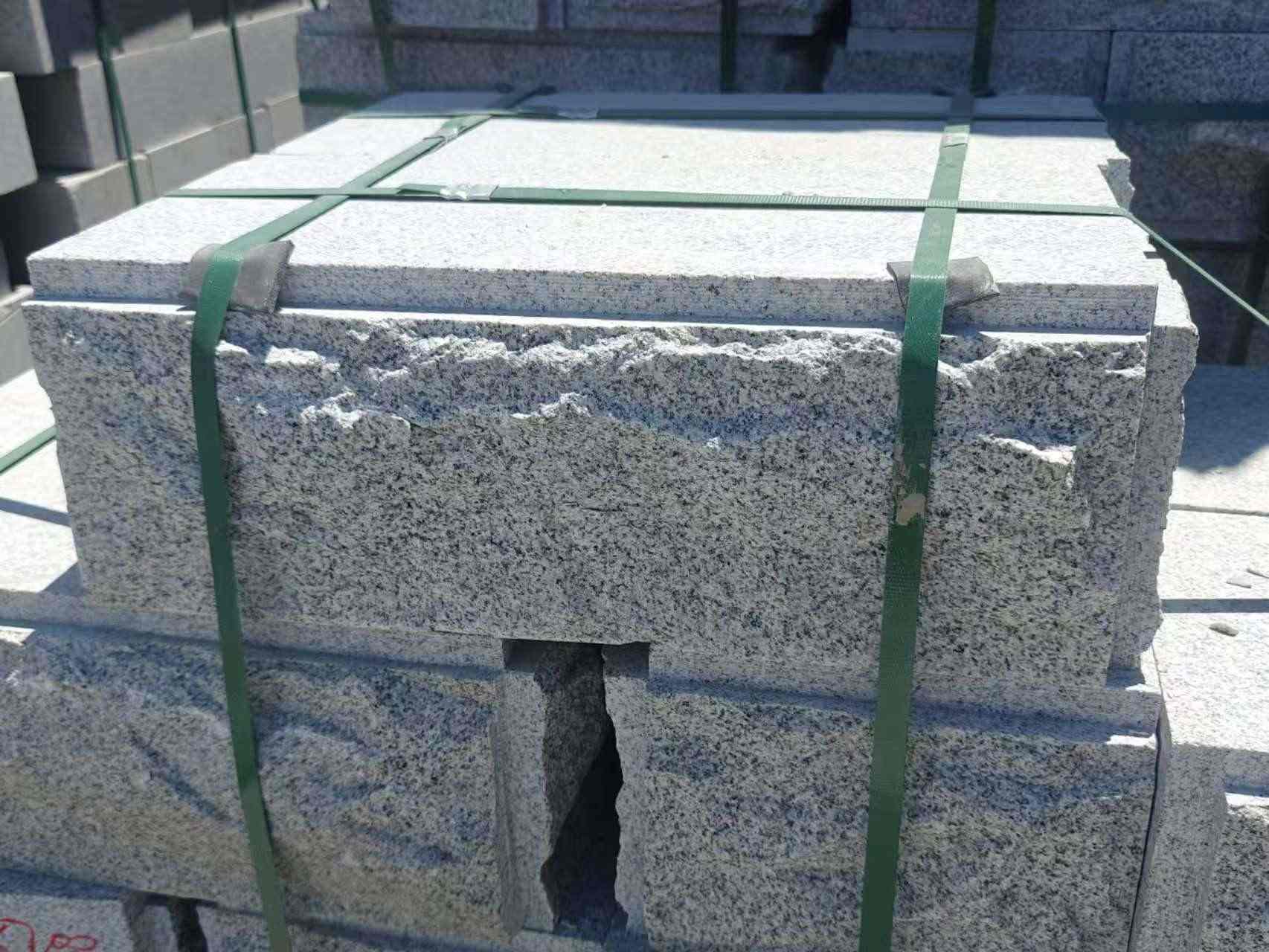 泰州 芝麻白花岗岩自然面成品