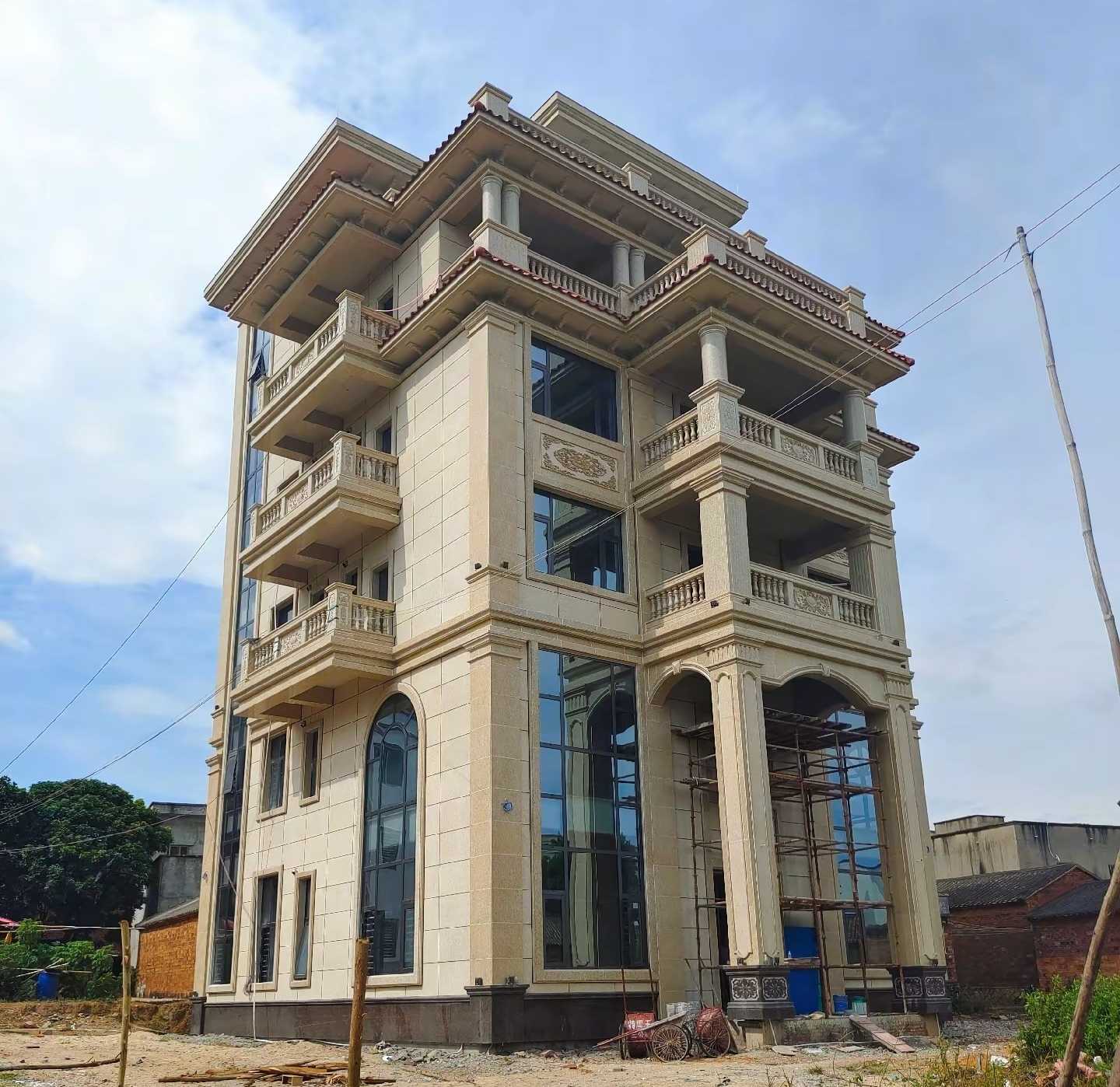 泰州 黄金麻花岗岩石材别墅外墙干挂搭配（雕花栏杆花瓶柱门楼罗马柱）