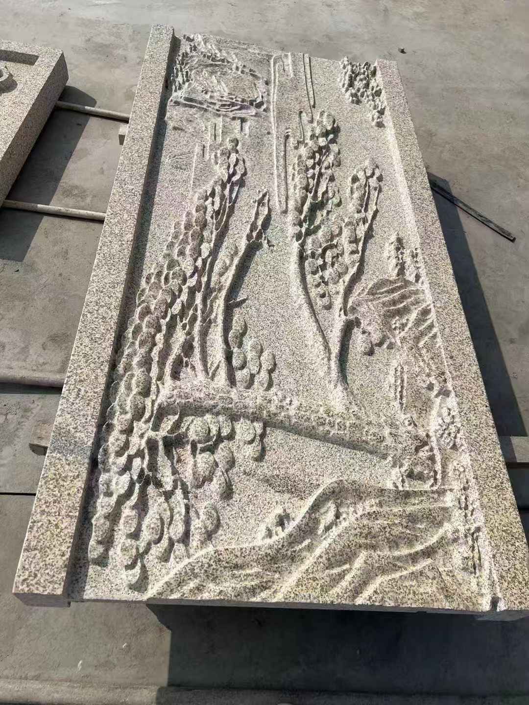 泰州 黄金麻雕刻板浮雕迎客松