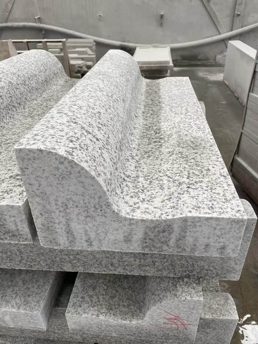 泰州 白麻花岗岩S型路沿石，路侧石，马路牙子等